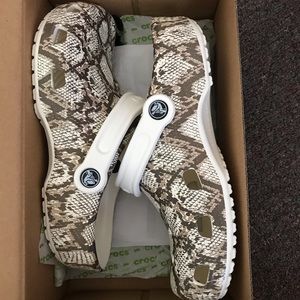 BRAND NEW CLASSIC CROCS